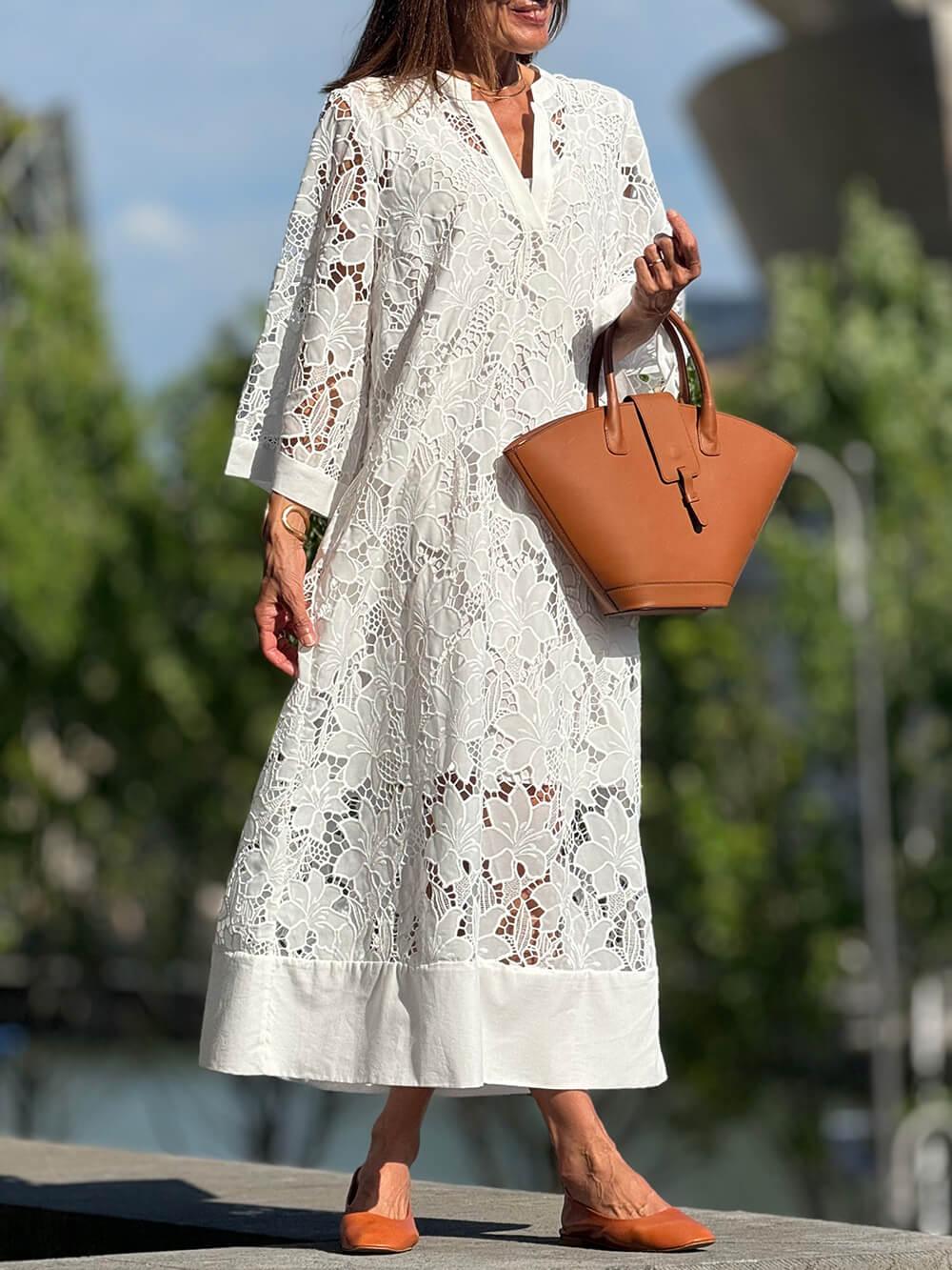 Magdalena | Midikleid mit V-Ausschnitt Blumen Glamour für den Strand