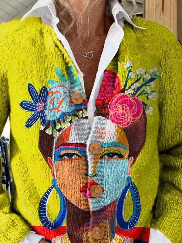 Ilse | Strickjacke mit Knöpfen und Frida-Kahlo-Porträt im Ölgemäldestil