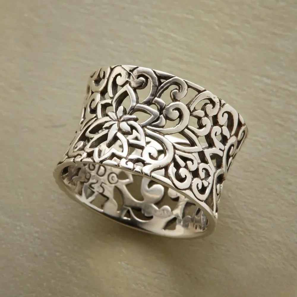 Minna | Antiker durchbrochener Ring