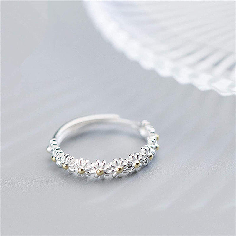 Merle | Verstellbarer Ring aus Silber und handbemaltem Emaille mit Gänseblümchen