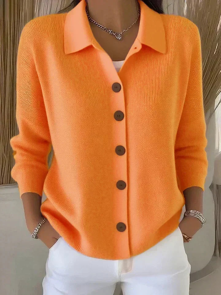 Antonia | Strickjacke mit Schalkragen und Knöpfen