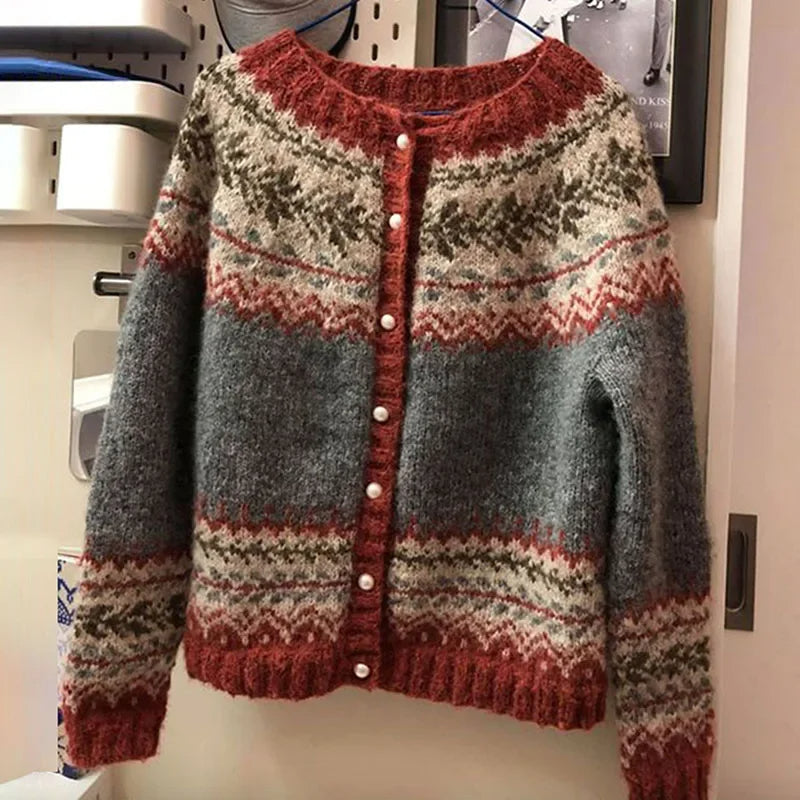Claudia | Strickjacke im isländischen Vintage-Stil