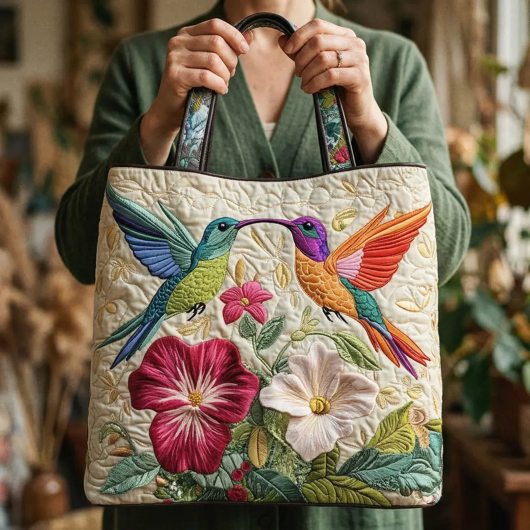 Caroline | Gesteppte Tragetasche mit Motiv Zwei Kolibris im Flug