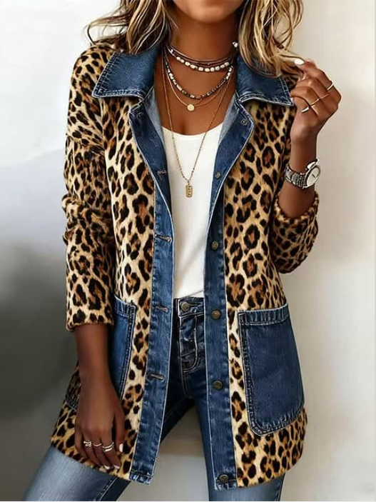 Heike | Lange Kontrastjacke mit Leopardenmuster und Jeansbesatz