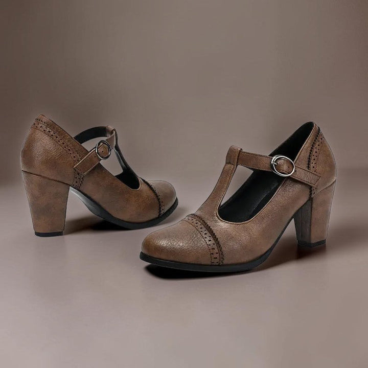 Marlene | Lochgenagelte Absatzschuhe Mit Riegel