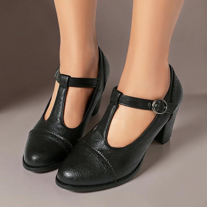 Marlene | Lochgenagelte Absatzschuhe Mit Riegel