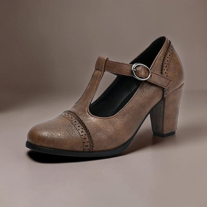Marlene | Lochgenagelte Absatzschuhe Mit Riegel